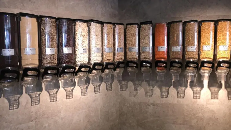 Popular Wall Mounted Supermarket Candy Store Equipment Candy Dispenser