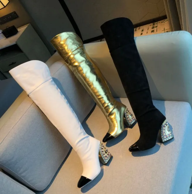 Новинка; Лидер продаж; Обувь на толстом каблуке, Сапоги выше колена женская обувь золотого цвета с длинным рукавом сочетающихся цветов рыцарские сапоги со стразами; Высокие облегающие сапоги