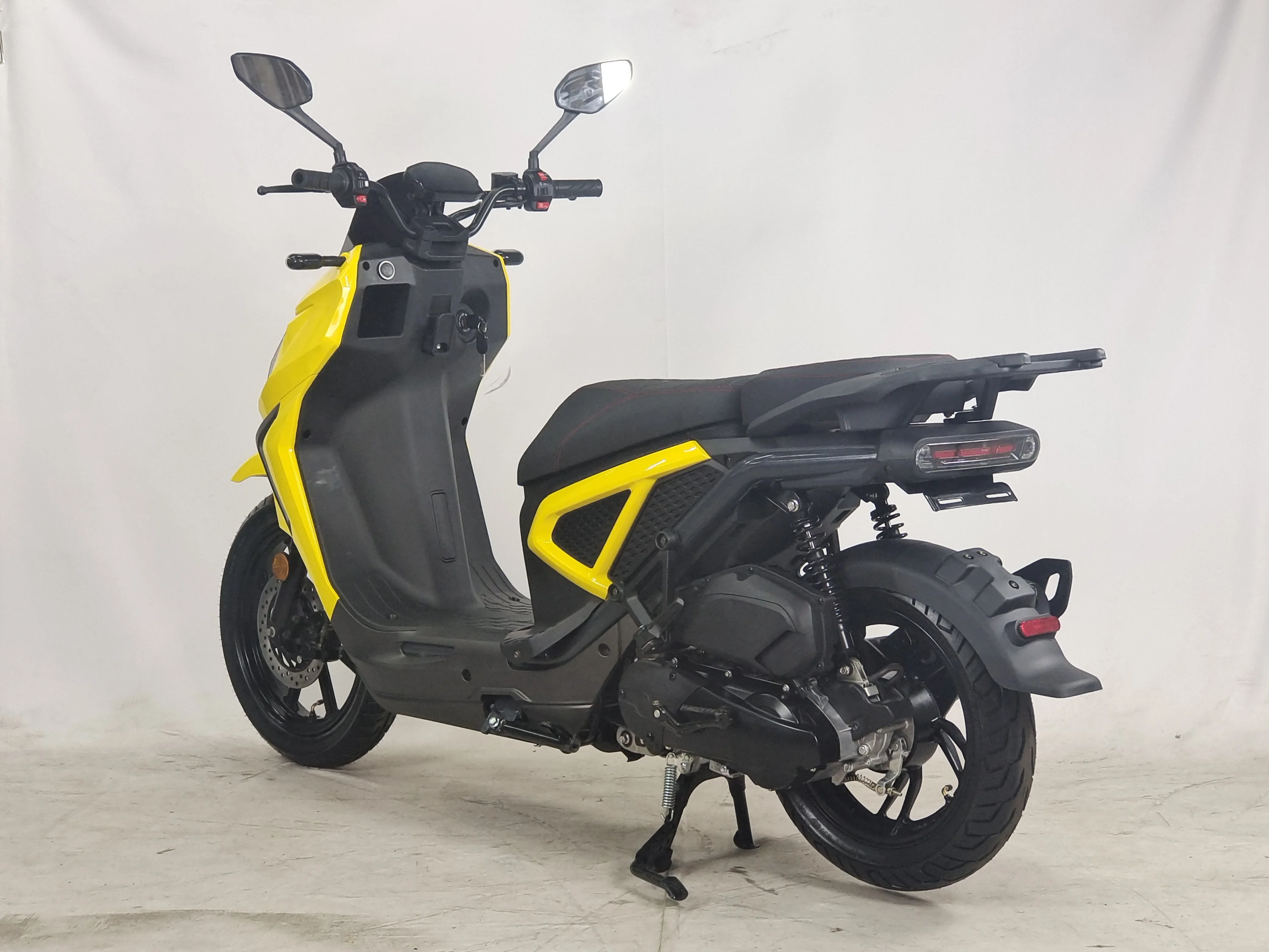 Motorcycle 125CC Water Cooled Single Cylinder Four Stroke Gasoline Motorcycles Road