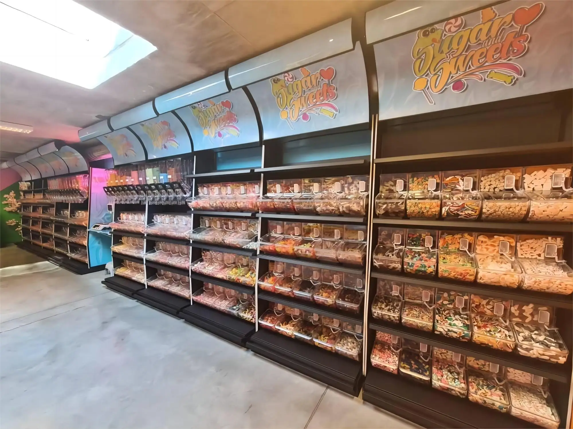 Retail adjustable supermarket display wall mounted candy display rack