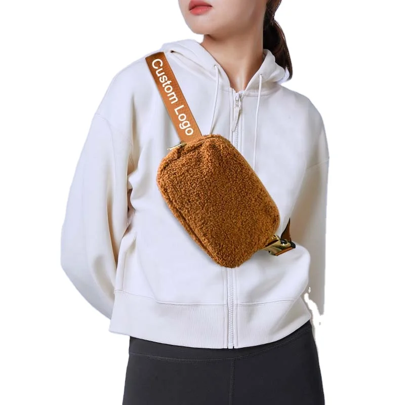 2023 Wholesale Everywhere Belt Bags Global Trending Style Fur Waist Bag Fleece Yoga Running Fur Material Chest Bags for Winter