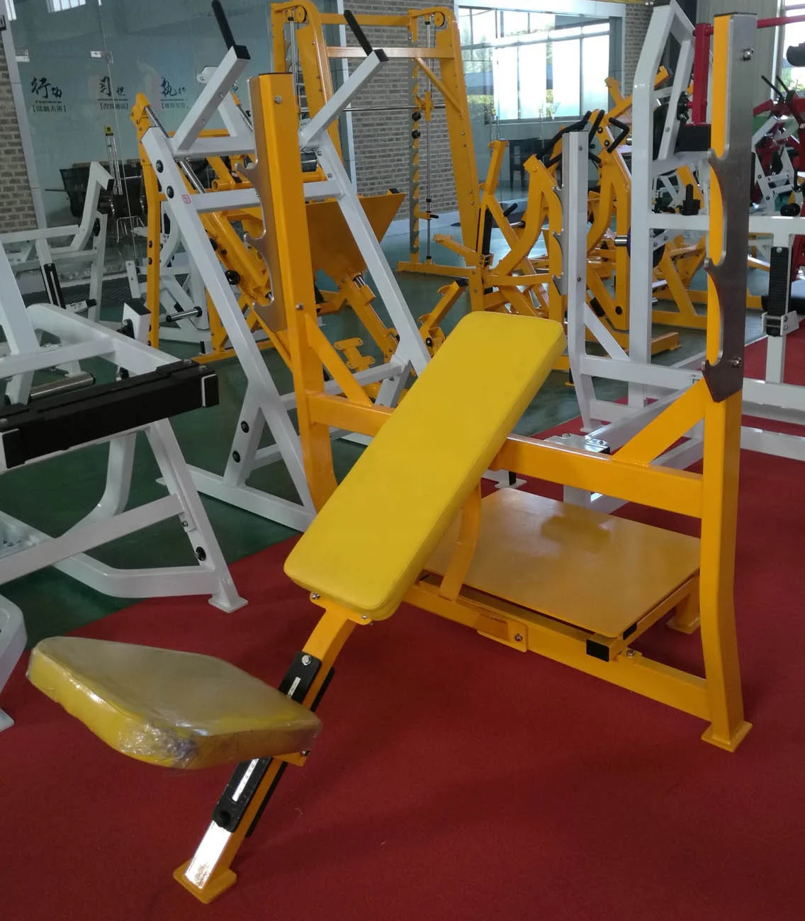 Оборудование для занятий фитнесом Hm Strength с максимальной нагрузкой 250 кг фитнес-клуба
