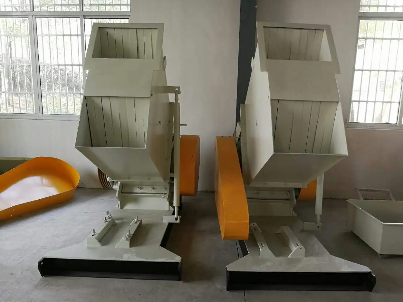 MUYBIEN Stable Working Good Price SWP PVC Pipe/Profile Crushing Machine