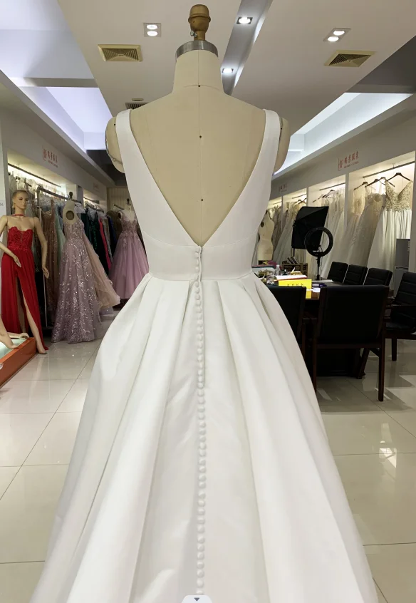 2024 wholesale white sleeveless satin hand pleated A line long tail simple elegant wedding dresses