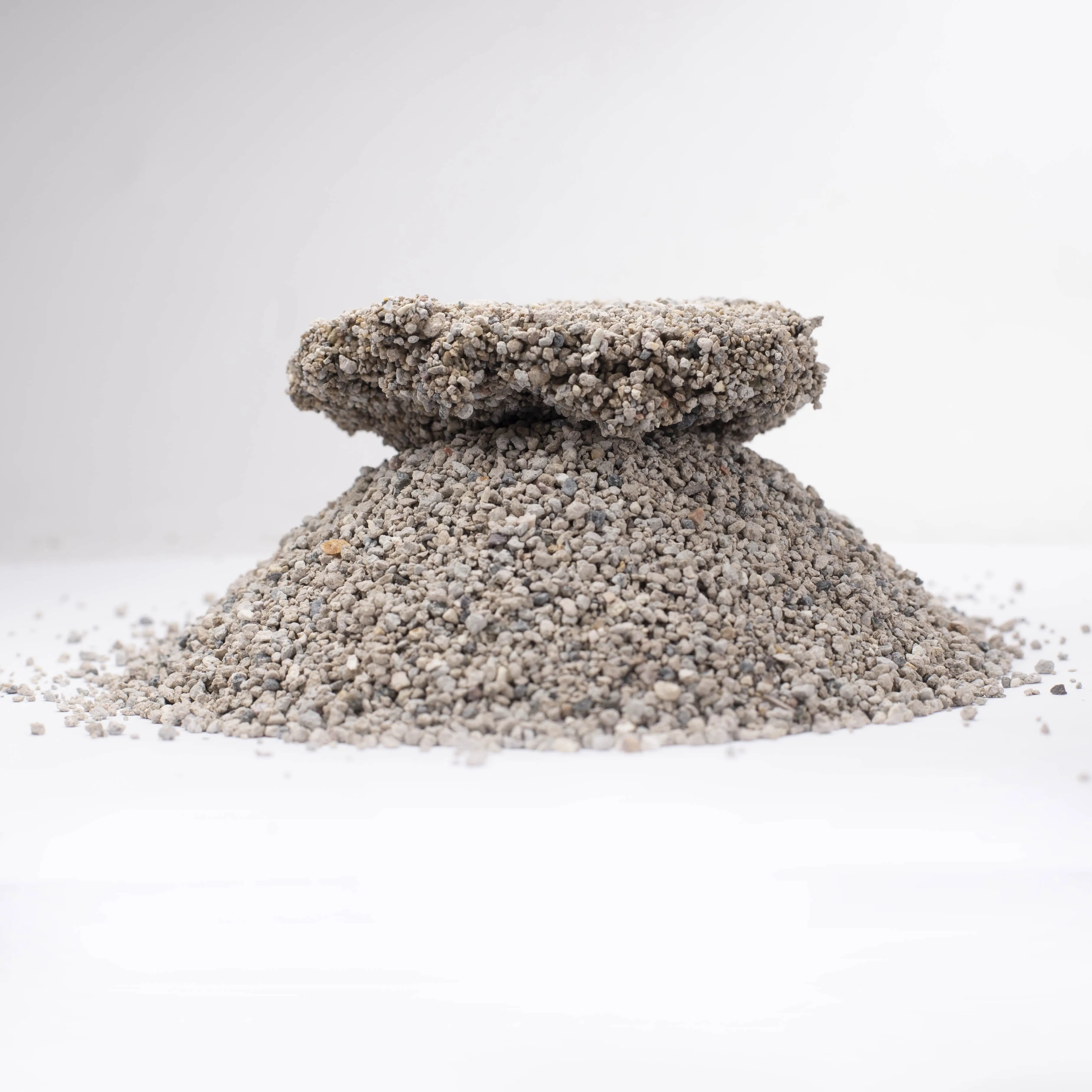 OEM Factory Wholesale Bentonite Cat Litter High Fragrance Dust-Free Strong Clumping Cat litter sand