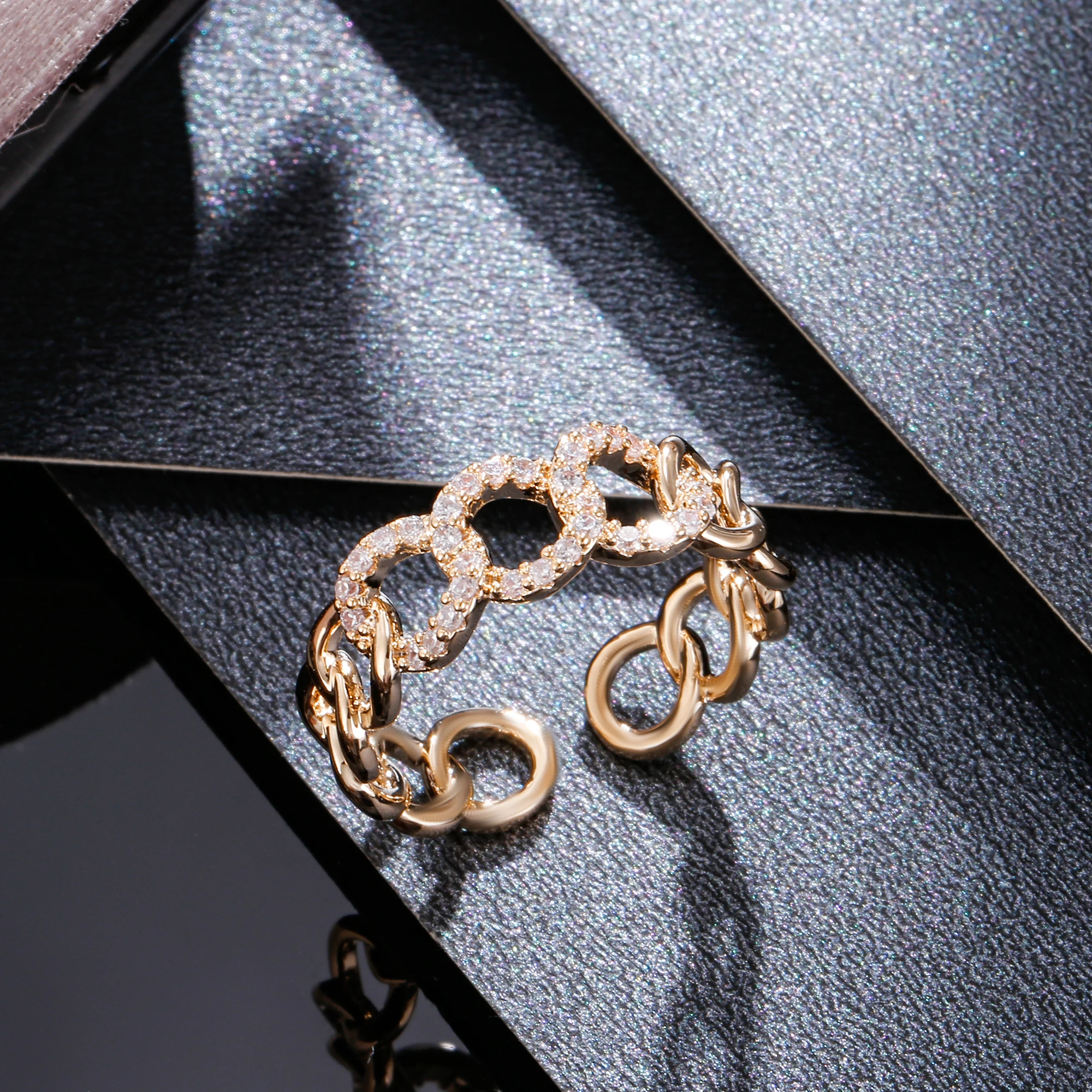 Designer Type 2021 Trendy Gold Plated Hollow Heart Diamond RIng Jewelry Women Wholesale