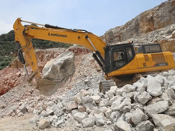used Liugong heavy machine 908e 909e 922e 9035e 922d Excavators with High Load Arm at Low Price for Sale in south