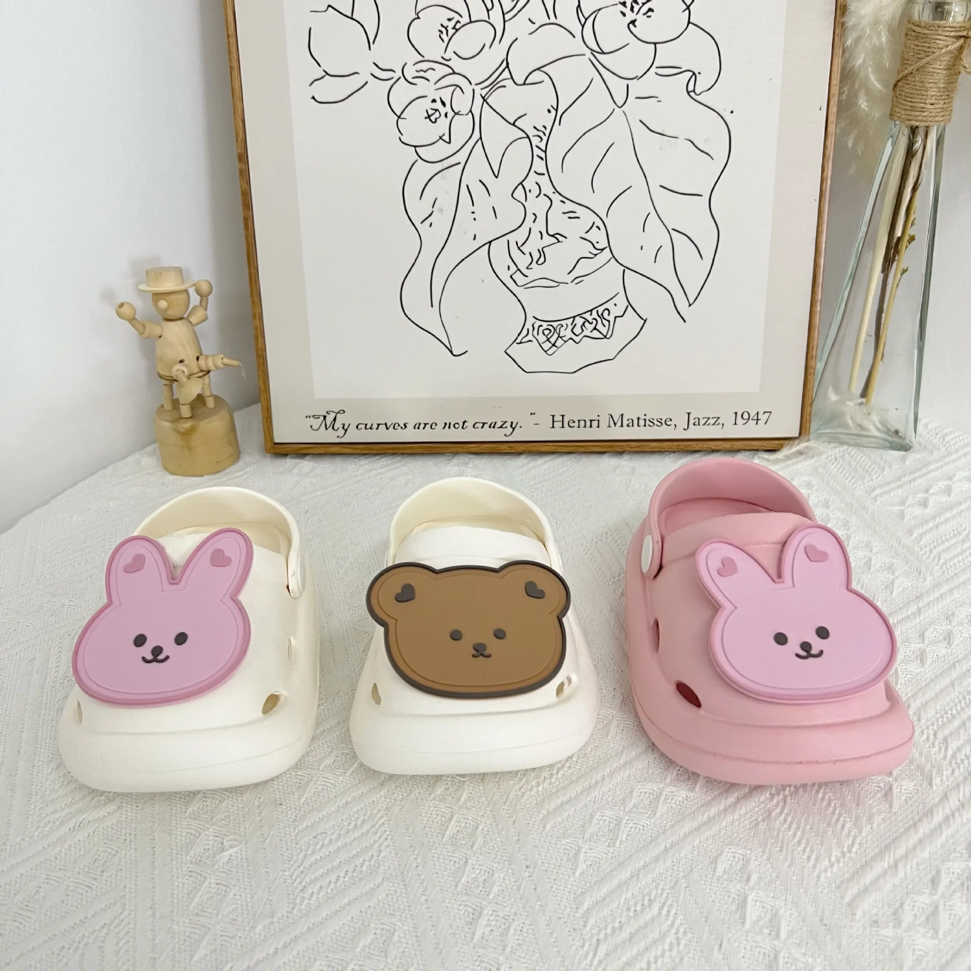 Fashion Hot Sale Boys And Girls Kids Clogs Outer Casual Non Slipper And Soft Bottom Comfort Baby Kids Scandals Shoes