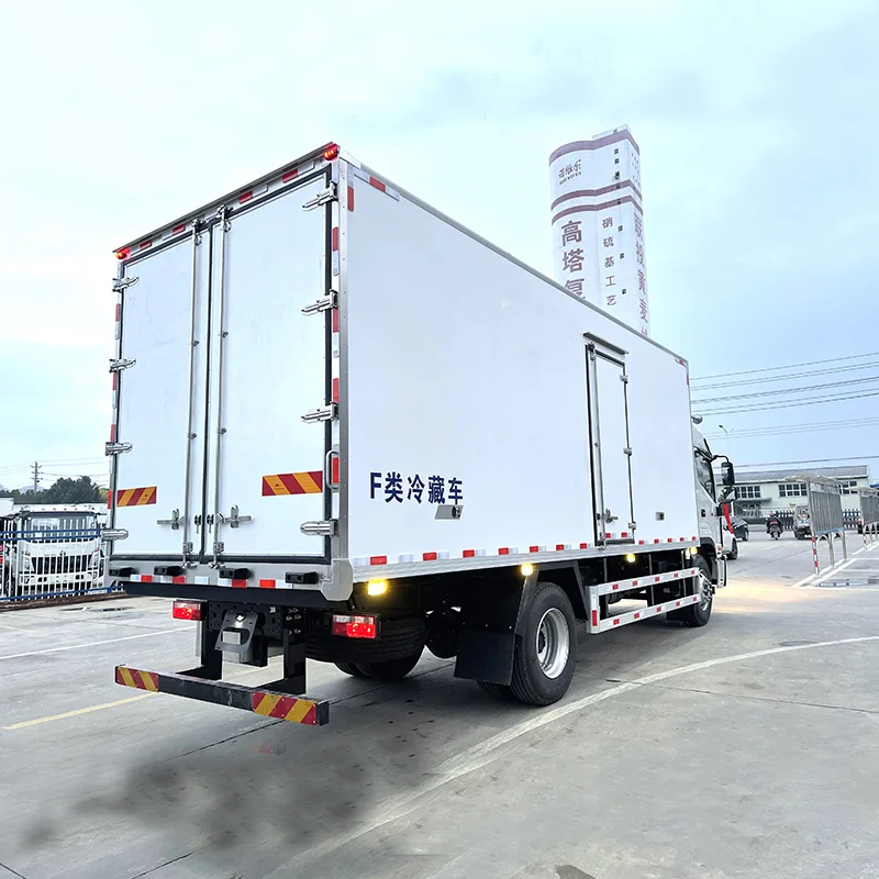 JAC 4*2 automatic reefer freezer cold fresh food meat chicken fish refrigerator trucks for sale