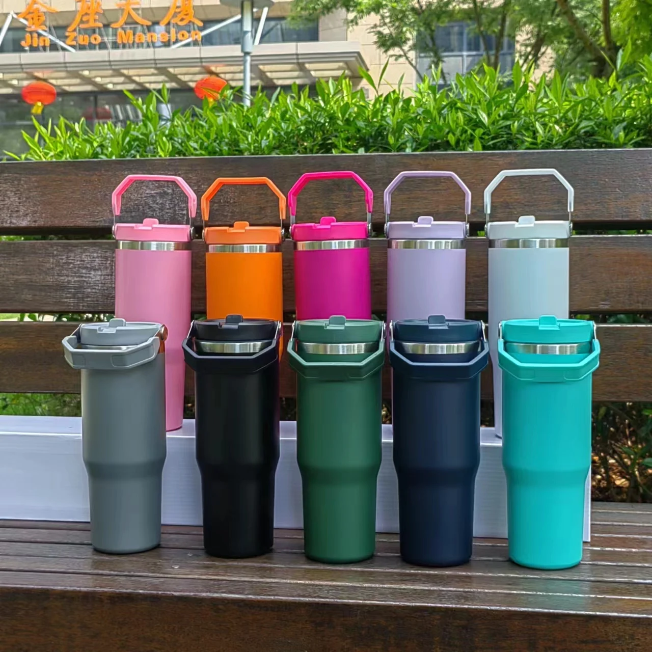 Wholesale Custom logo Sport Water Bottle 30OZ Tumbler with Handle Tumbler 30oz Cup with Straw