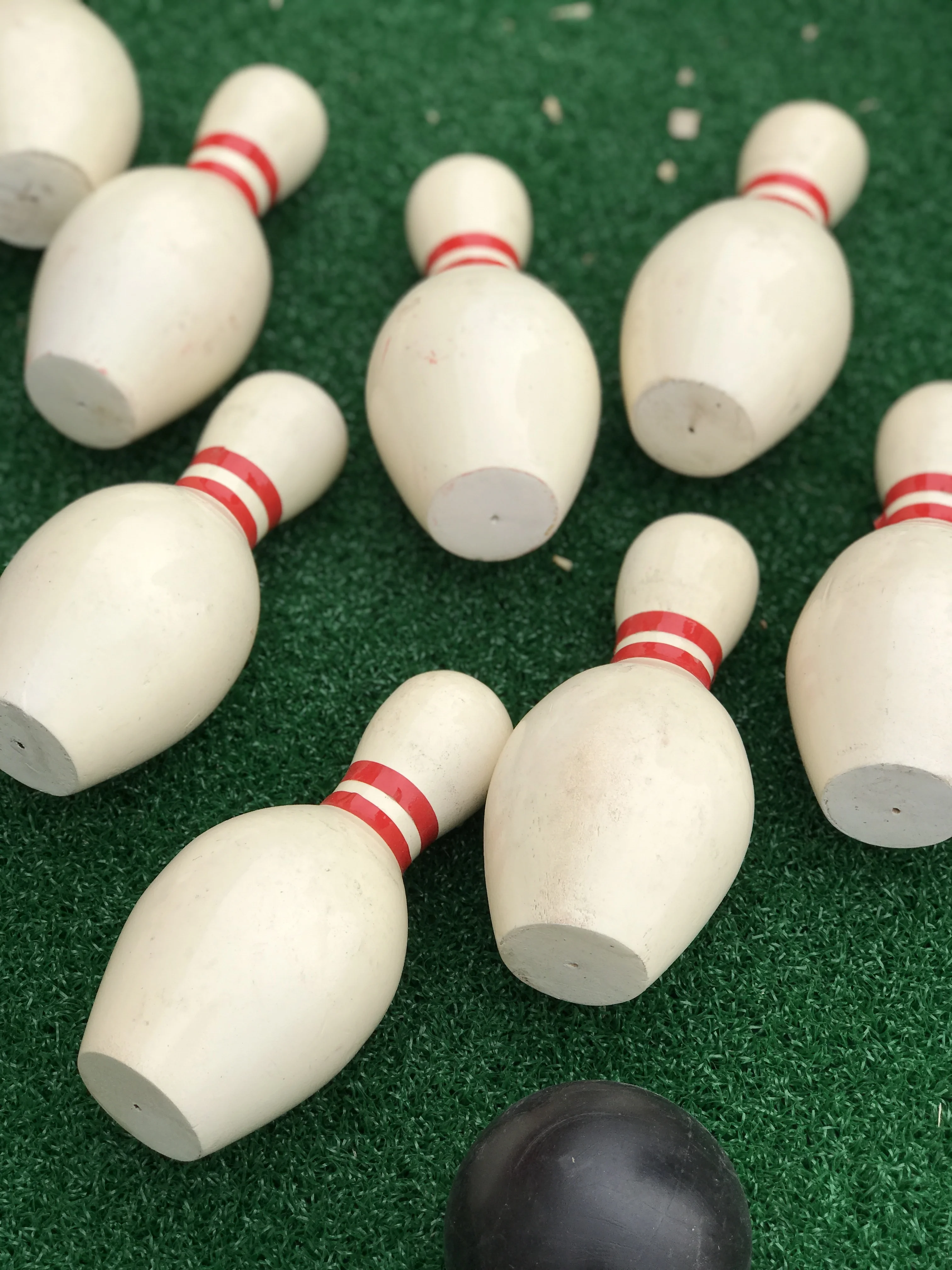 Colorful 11pcs  Kids-parent Indoor Leisure Game durable birch wooden children bowling pin game set