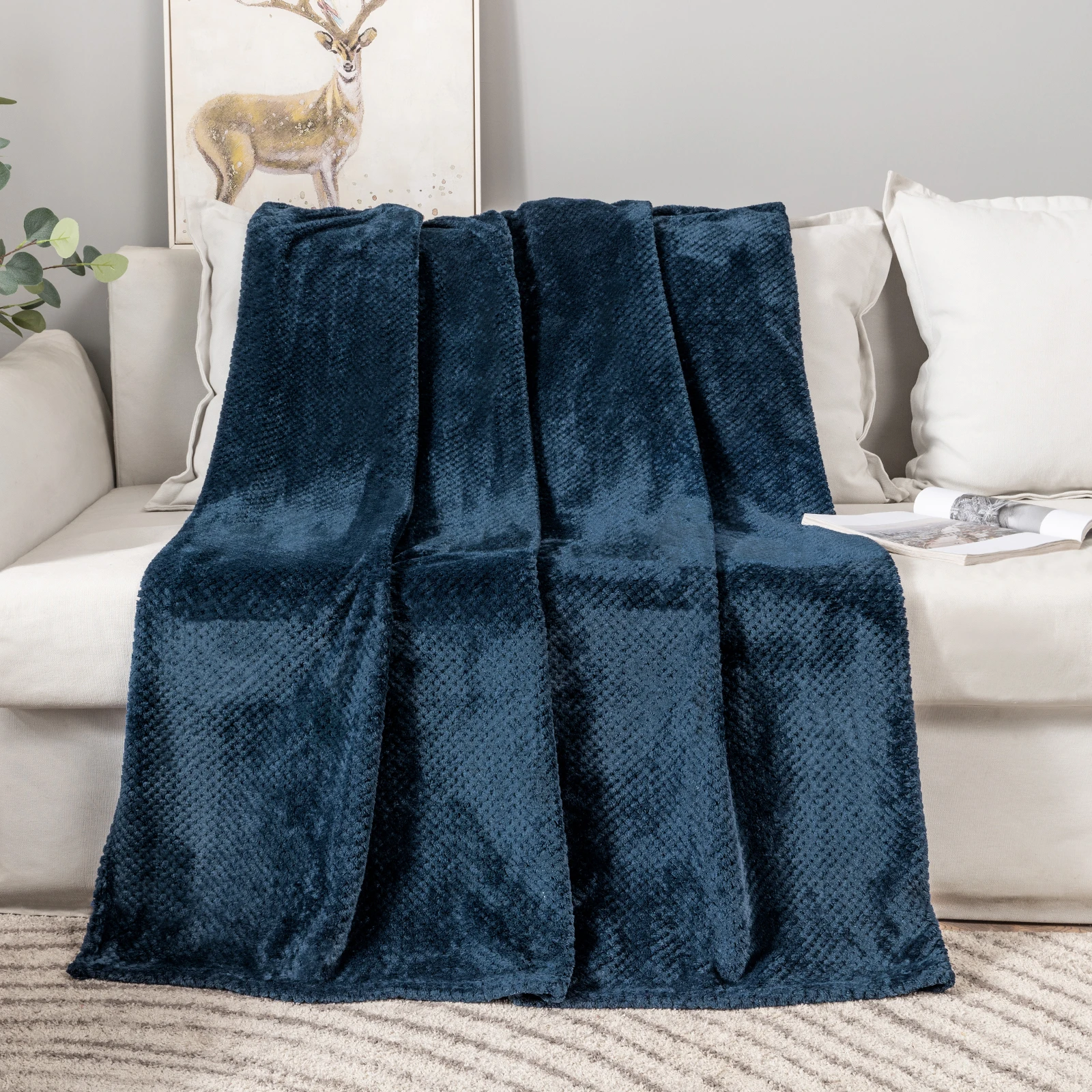 2022 Amazon Hot Selling Solid Flannel Fleece Blanket Home Sofa Bed Soft Flannel Blanket Wholesale High Quality Flannel Blanket
