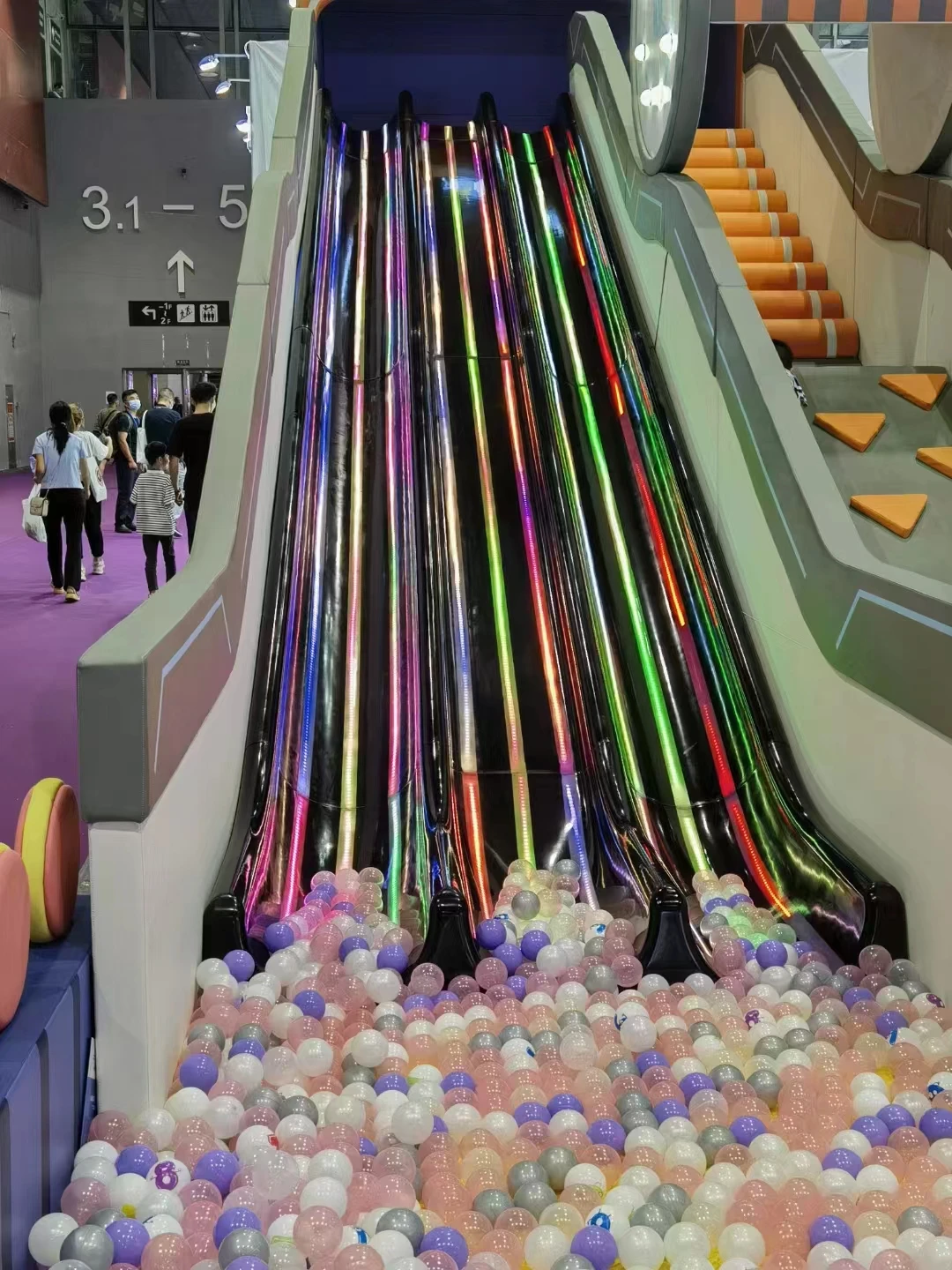 Bettaplay New Outdoor Indoor Kids Playground Equipment  Light Slide Park Equipment Amusement Park Fiberglass Slide