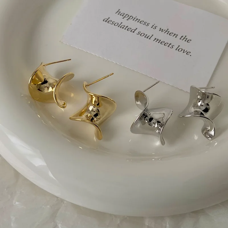 Wholesale fashion korean jewelry new geometric earring spiral twisted INS style 18K gold plated copper earrings woman