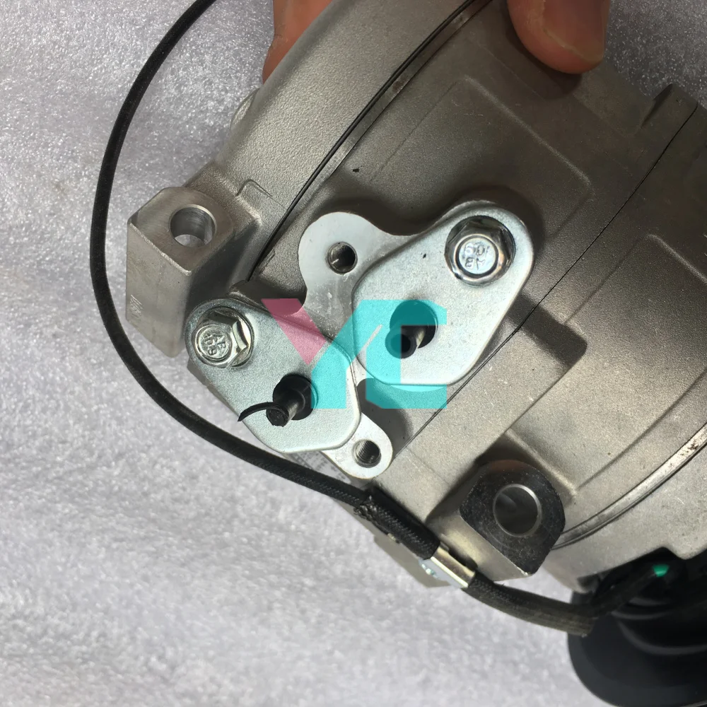 Air conditioning compressor for Isuzu truck 6wf1 cxz cyz