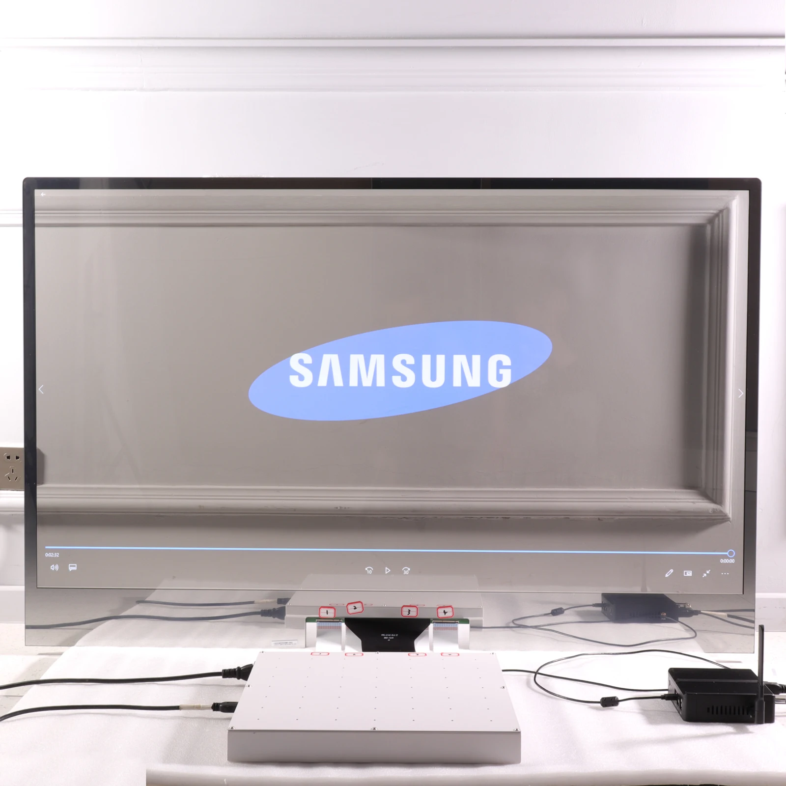 55 inches LG OLED transparent screen 3D smart TV desktop floor standing digital signage creative touchscreen display monitor