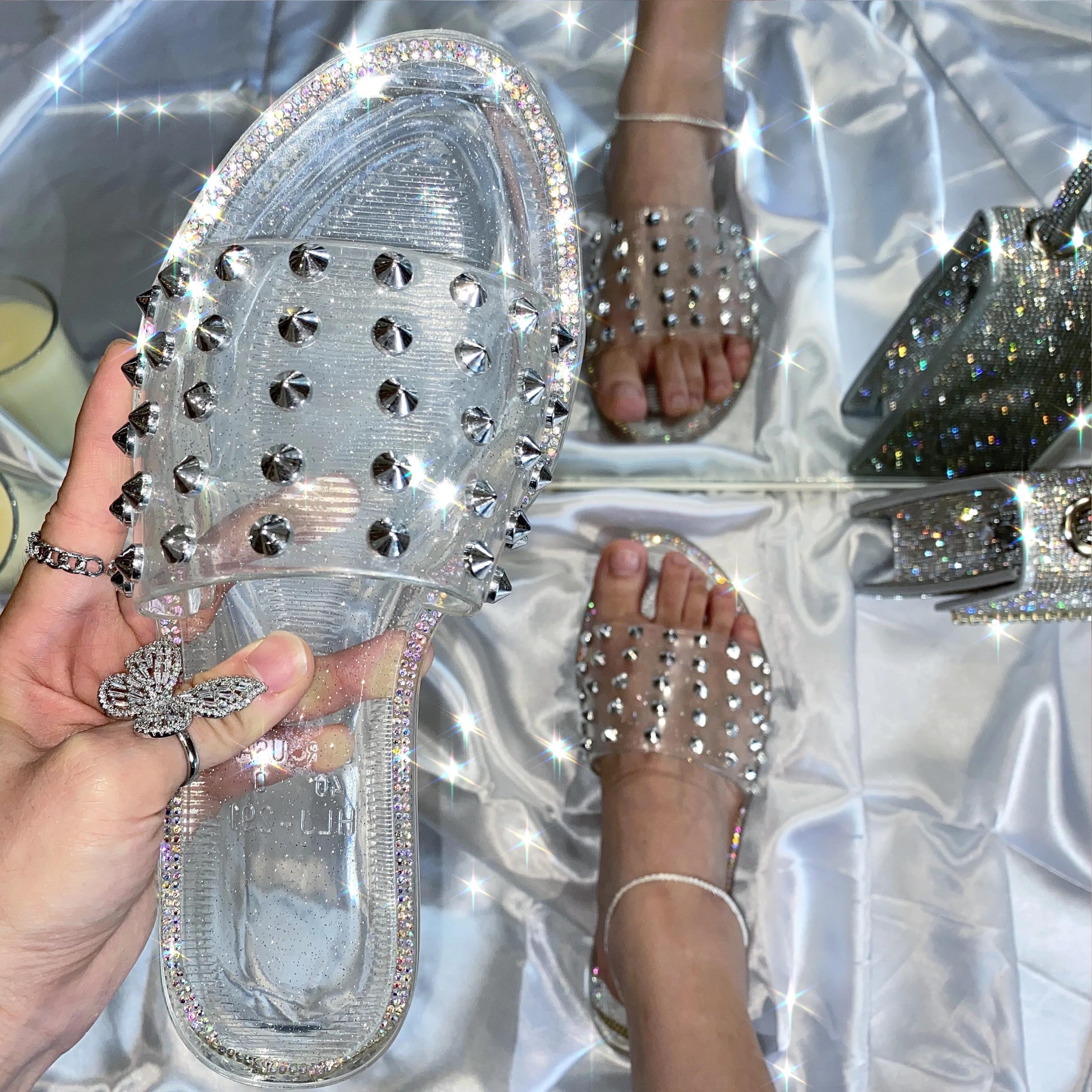 Lady Flat Plastic Sandals Jelly Shoes Rivet Clip Toe Slippers for women