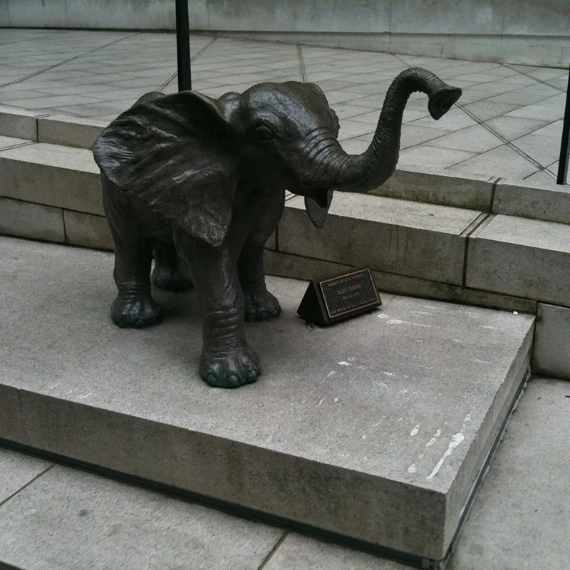 Cute Outside High Quality Brass Elephant Sculpture for Garden Decor