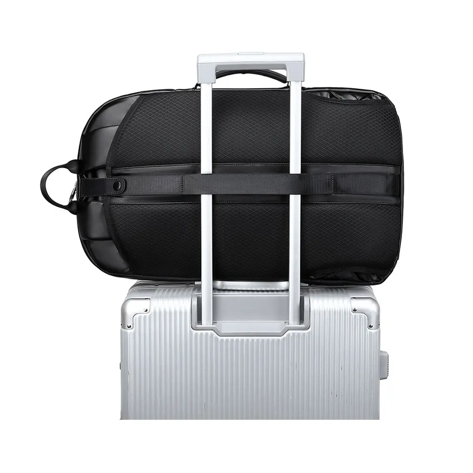 Guangzhou manufacturer custom logo waterproof gym casual sports backpacks