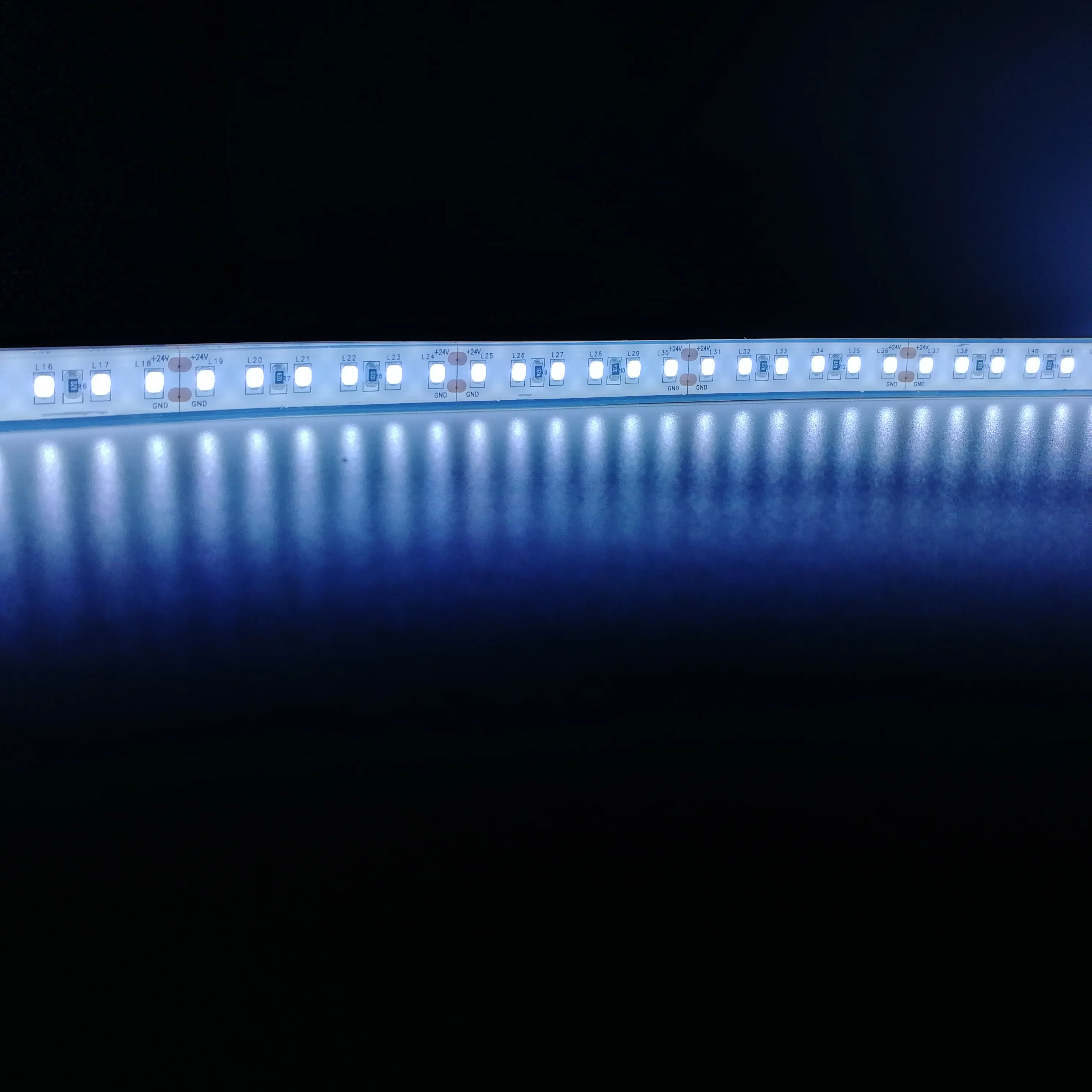 2835-120 6000K IP68 (2)