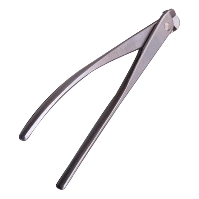 Mini wire rope cutter with compact and light weight features