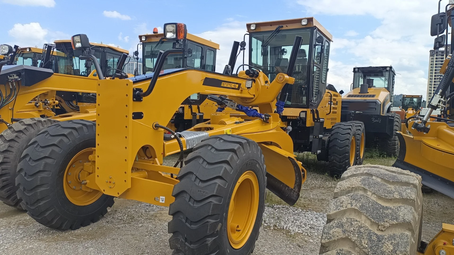 Brand new all wheel drive motor grader with front blade STG170C-8S motor grader made in china