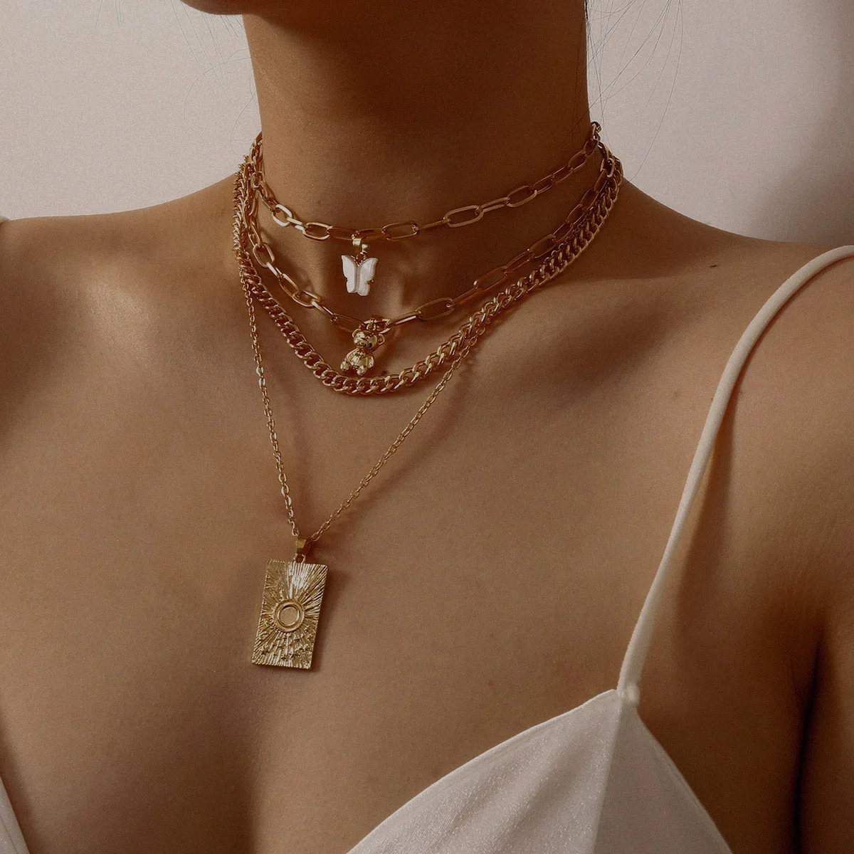 
60113 Europe and America Jewelry 2020 Layered Custom Butterfly Bear Cross Gold Chain Chunky Fashion Women Pendant Necklace 