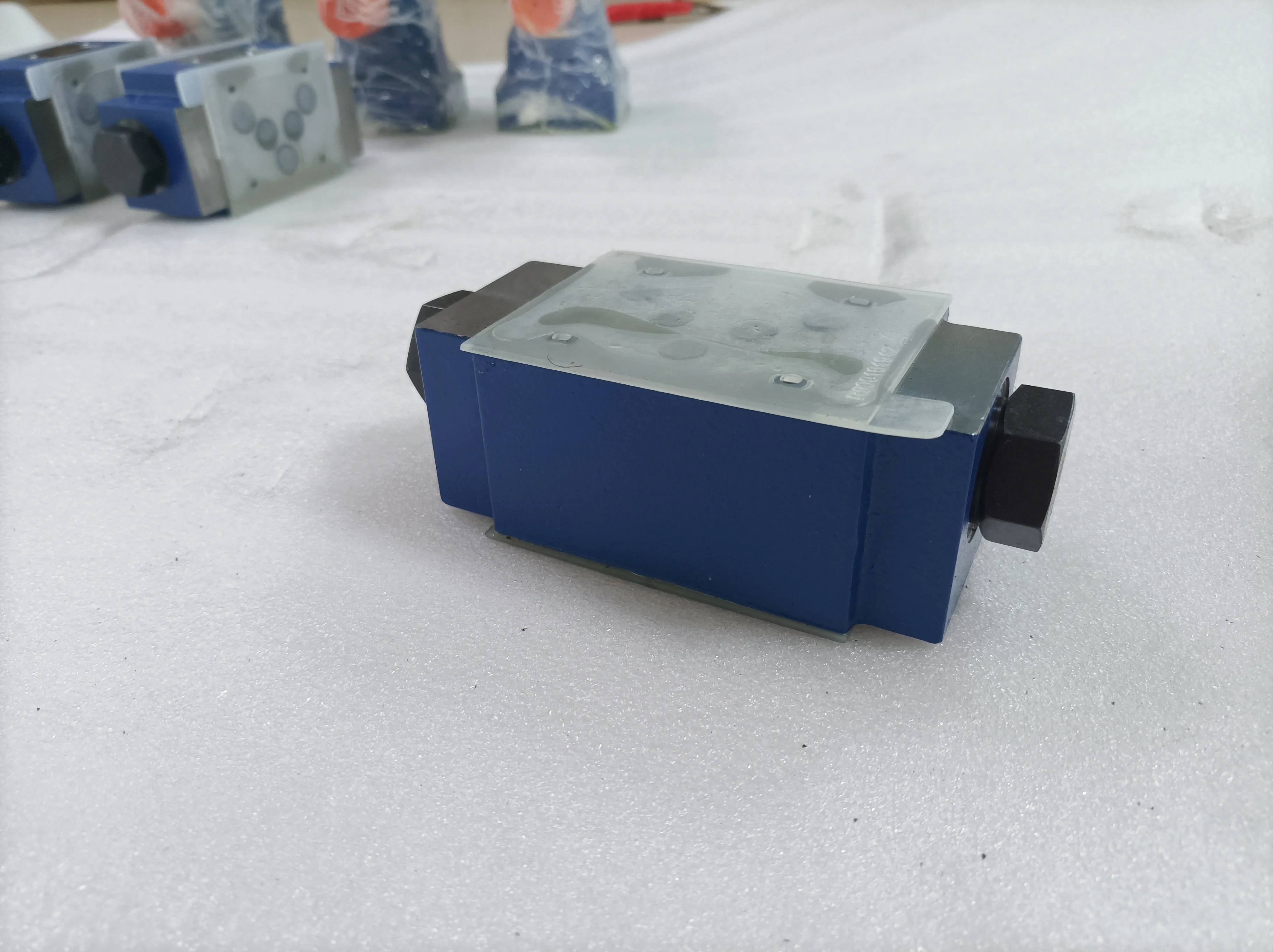 Reliable Factory Supply Pilot Operated Check Valve Z2S 10-1-37/ Stacked One Way Valve R900407394 Z2S Full Series Hydraulic Valve