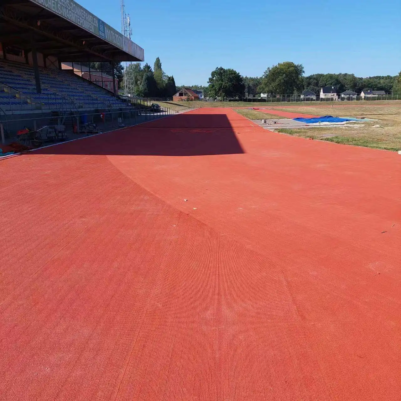 Hot Selling Red Outdoor Rubber Running Track Mat Prefabricated Running Track NFL-l-24042206