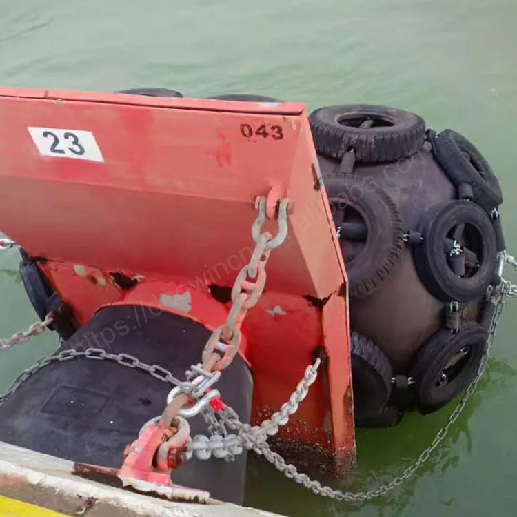 Manufacturer ccs approved yokohama fender pneumatic rubber fender floating barges for sale