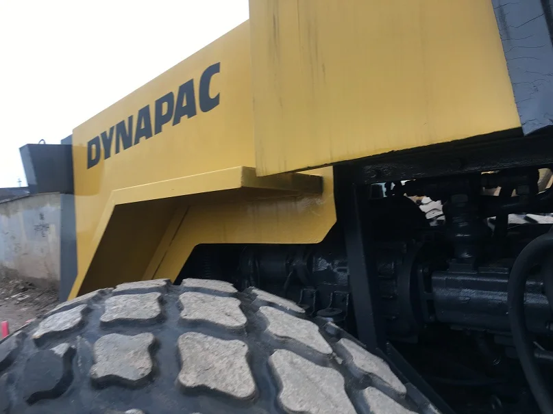 Б/у дорожный каток DYNAPAC CA30D недорогой хорошее
