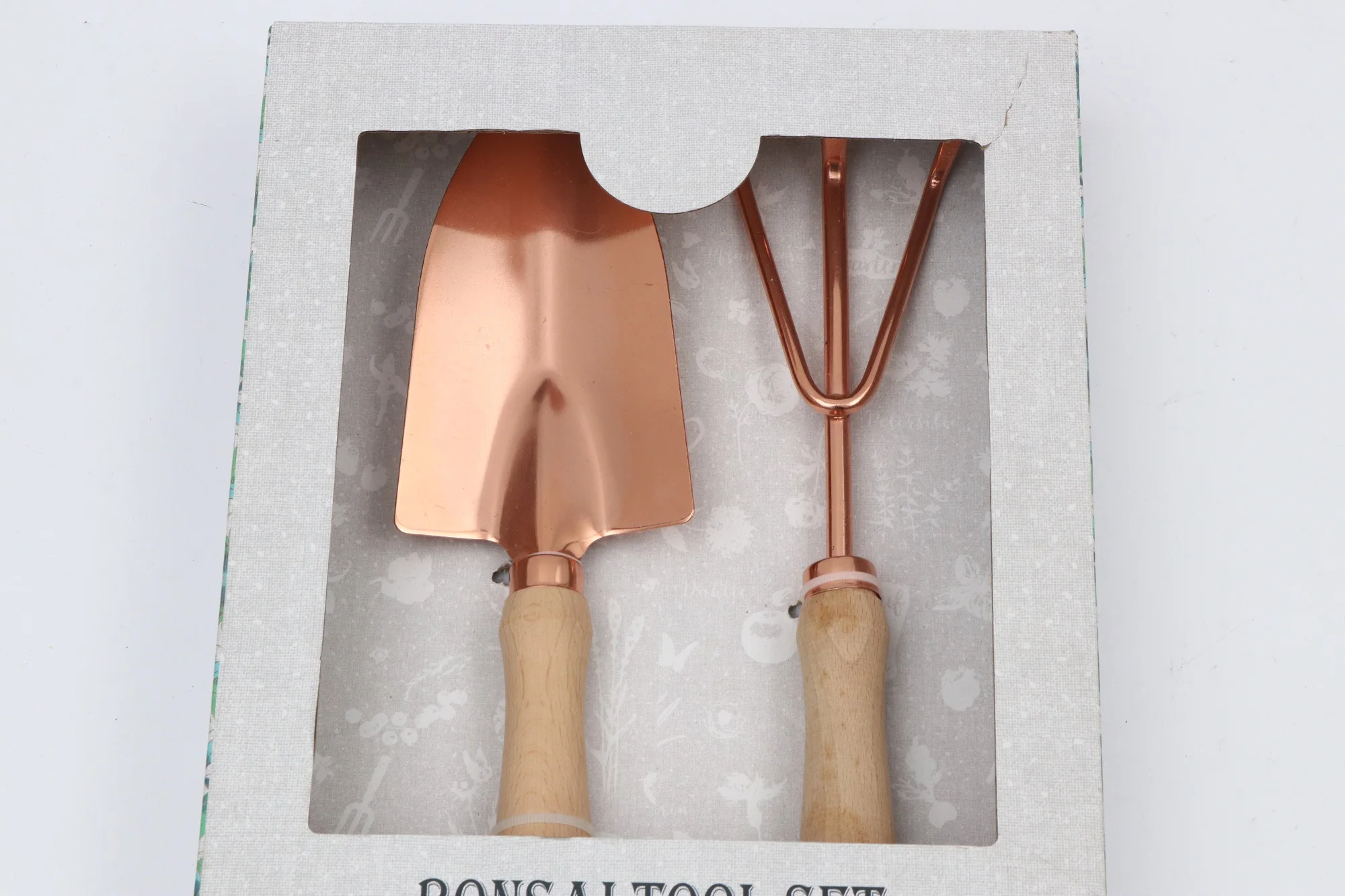 Factory Price Rose Gold Spade Cultivator 2 piece Custom Garden Equipment Tools Shovel Rake with Wooden Handle