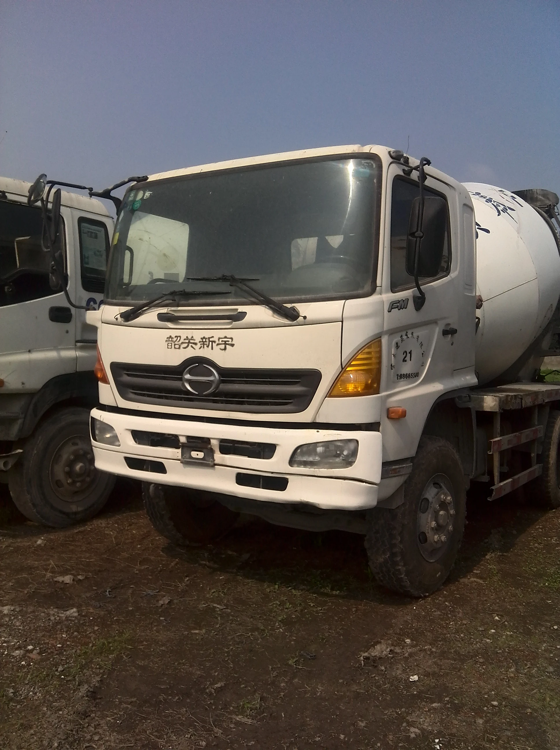  Б/у Бетономешалка для продажи б/у дизельный hino