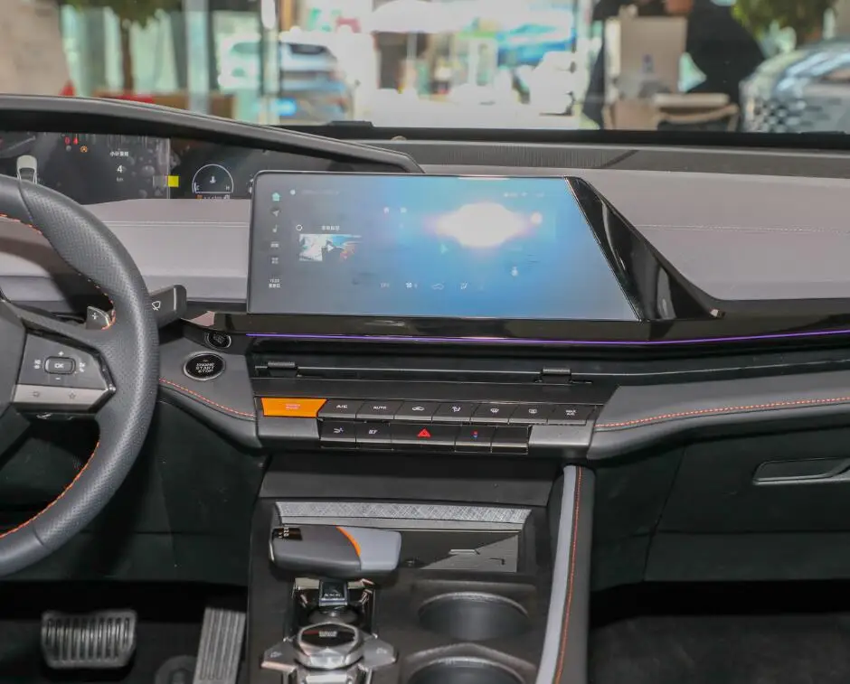 2023 автомобиль Changan Uni V Auto Sedan отличный 1 5 T благородная пилотная модель с 2 0 спортивной версии левая коробка передач из Китая