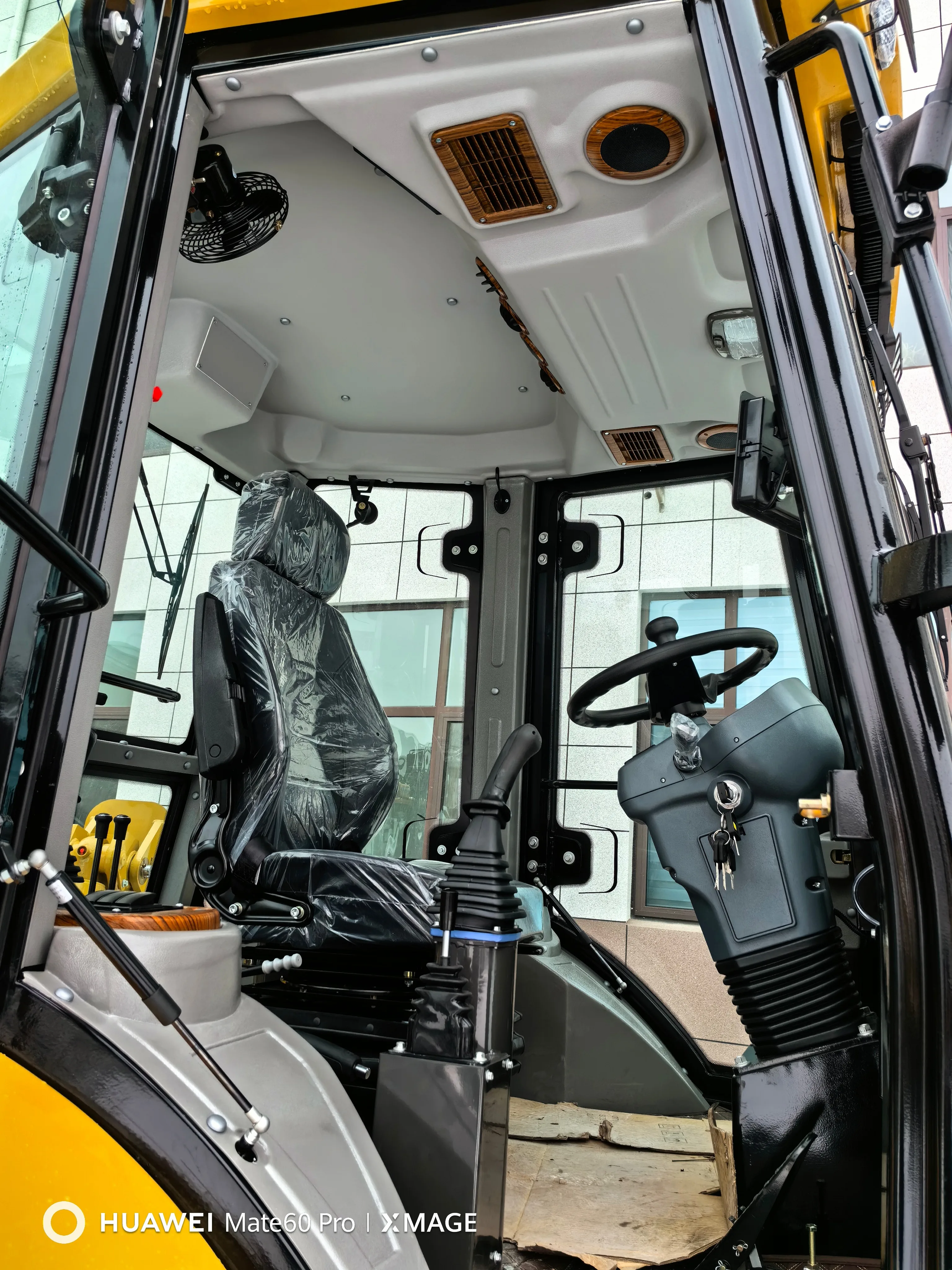 2024 New  Hot Sale Sturdy Mini Small Backhoe 4x4 Backhoe Loader Farm Use Backhoe  Loader Price