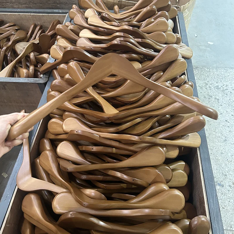 Custom logo luxury cloth solid wood hanger wooden wide shoulder hanger shirt suit coat wood clothes hangers for garment display