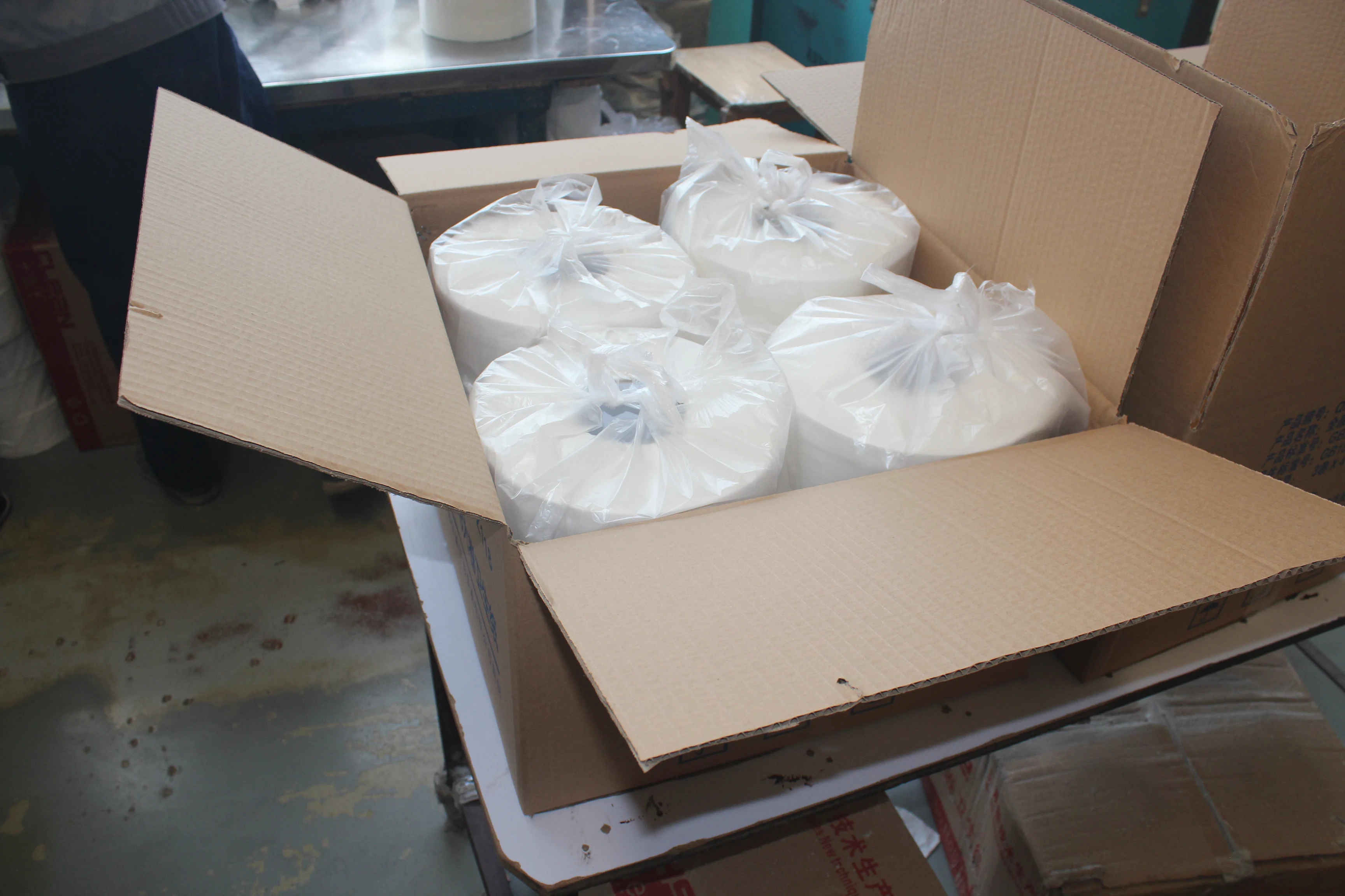 Eco Friendly Bulk Supply Hygienic Jumbo Roll Toilet Paper 3 ply 12 rolls