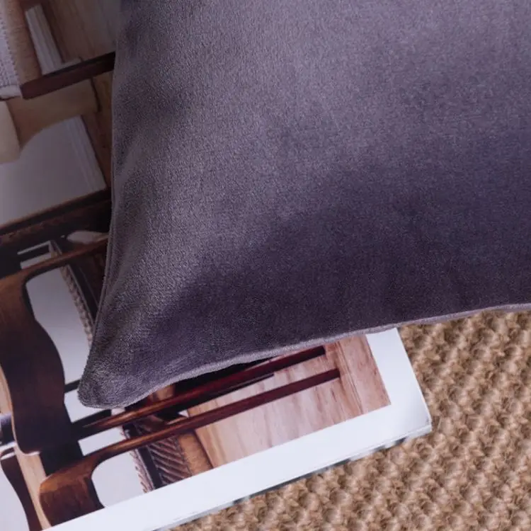 18 x 18 Inch 45 x 45 cm Custom Polyester Square Decorative Pillowcase Luxury Sofa Velvet Cushion Covers