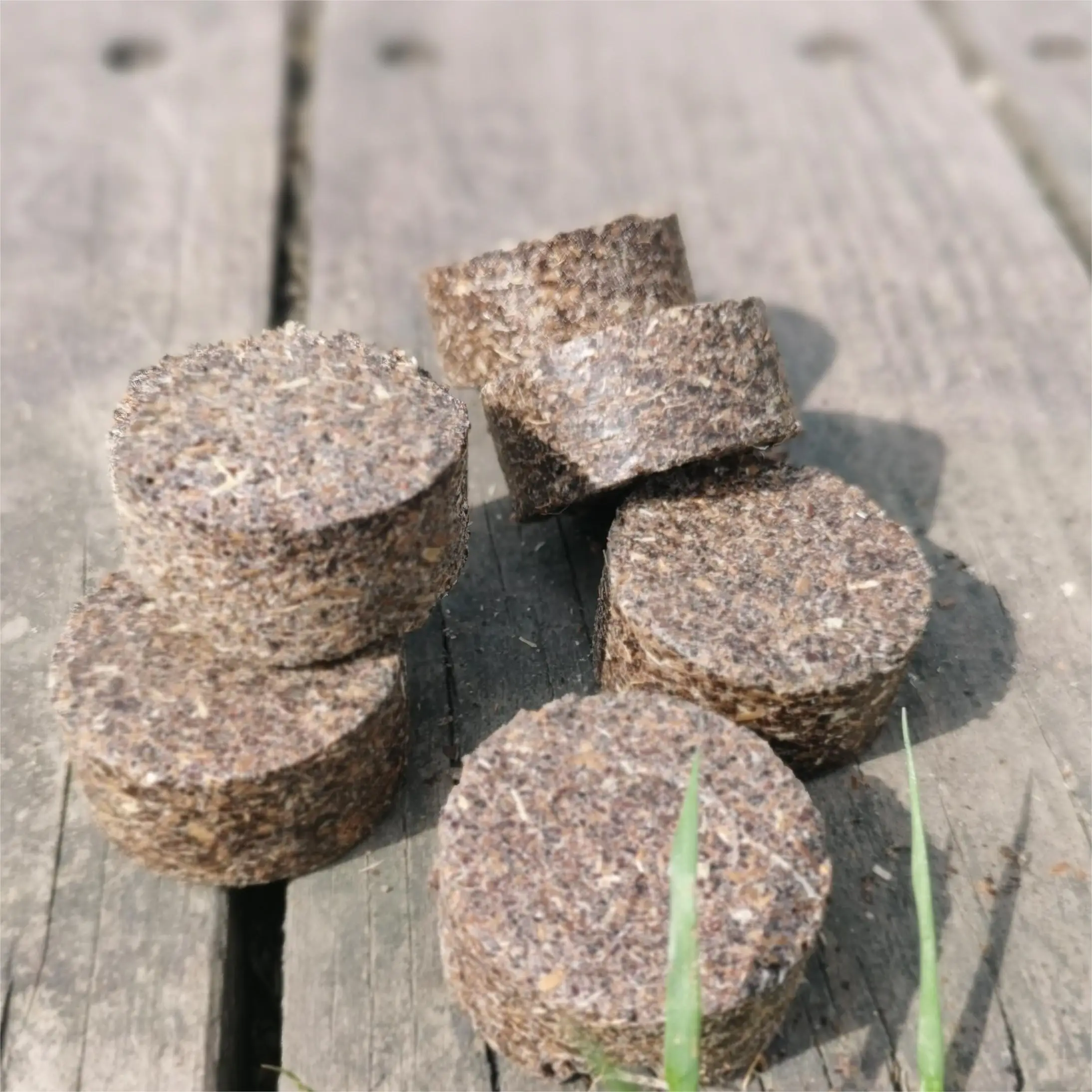 Eco Instant BBQ Fire Starter round Wood Charcoal Accessory with Paraffin Camping Lighter Waterproof Outdoor Cooking Firelighter