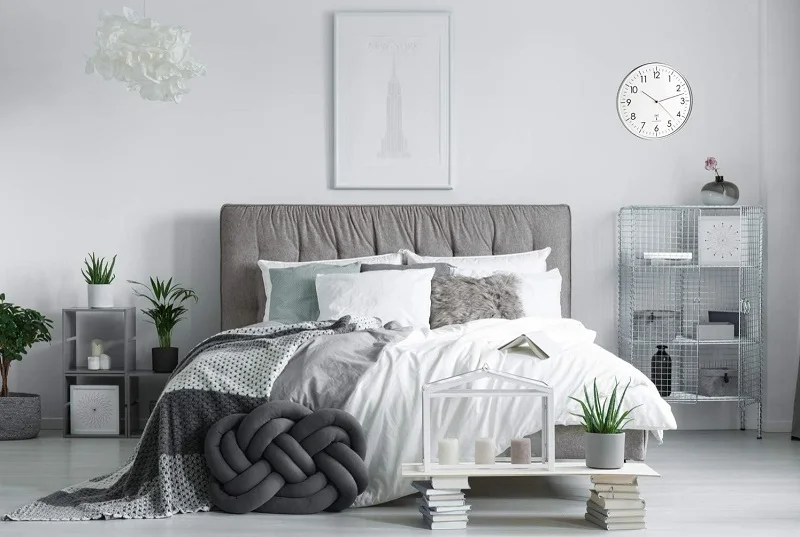 13 Inch Modern Simple Metal Radio Control Wall Clock for Living Room Silent Round Custom Arch Glass Atomic Aluminum Clock