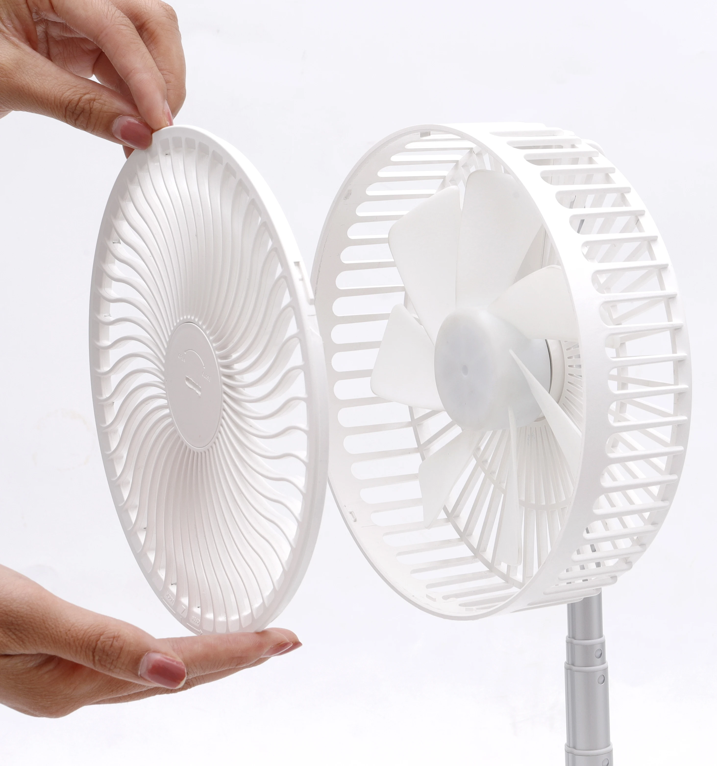 
NEW ARRIVAL 7 Blades Silence Floor Fan Rechargeable 8000mAh Portable USB Telescopic Folding Table Fan With Humidifier 