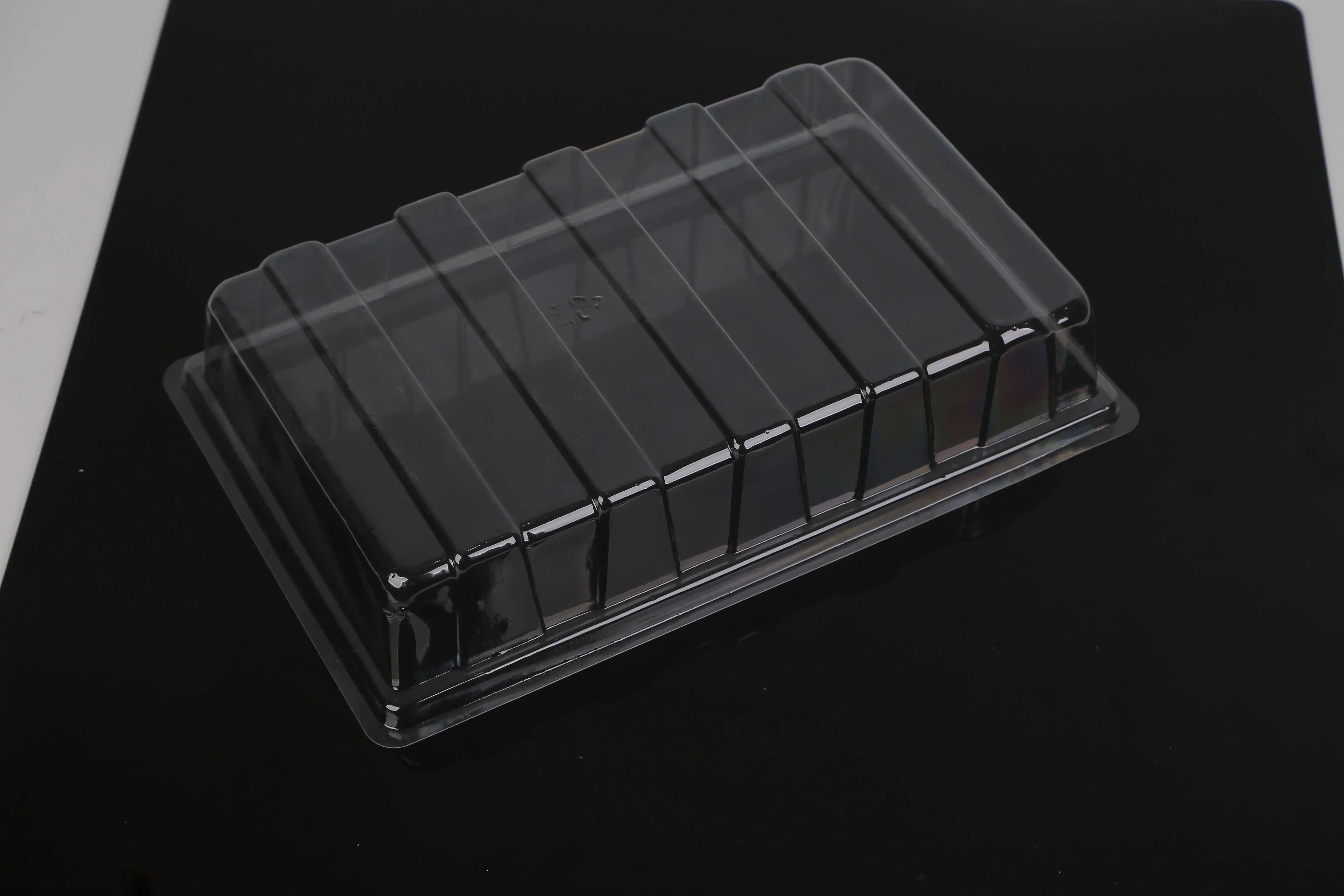 China Manufacturer New Product Seed Starter Tray Biodegradable Holder Black Plant Grow Tray