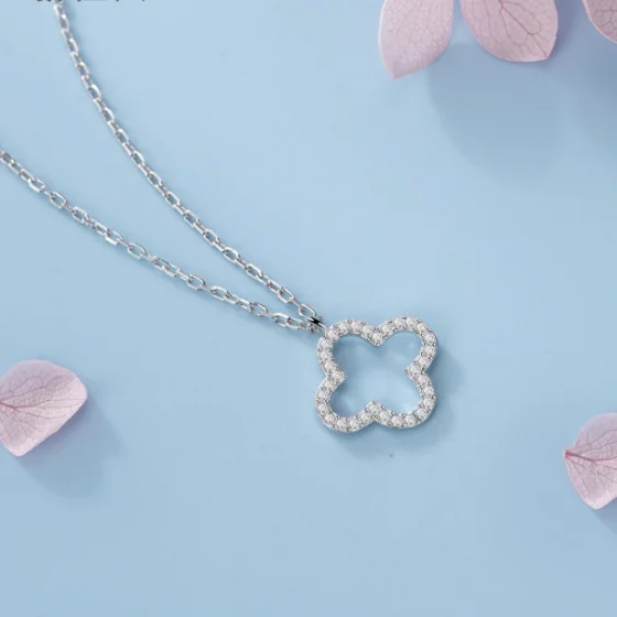  Lucky Four Leaf Clover Necklace Fashion Hollow Diamond Temperament Clavicle Chain Female S925