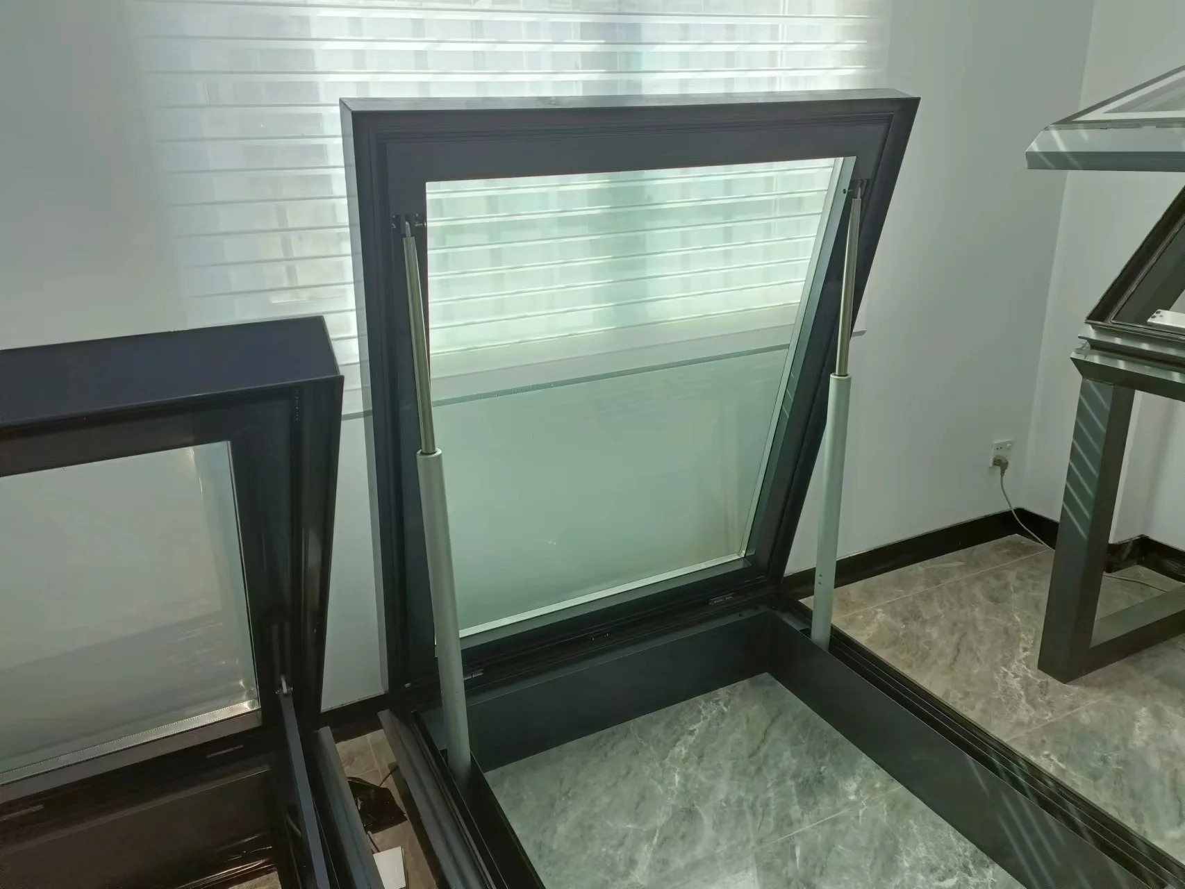 L36CW Remote Window Opener Skylights Roof Top Electric Rain Sensor Motor for Window Skylight Opener