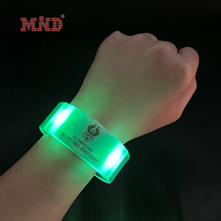 Custom Printing Logo RFID NFC Machine Bracelet Light Up Led Vinyl Silicone Wristband