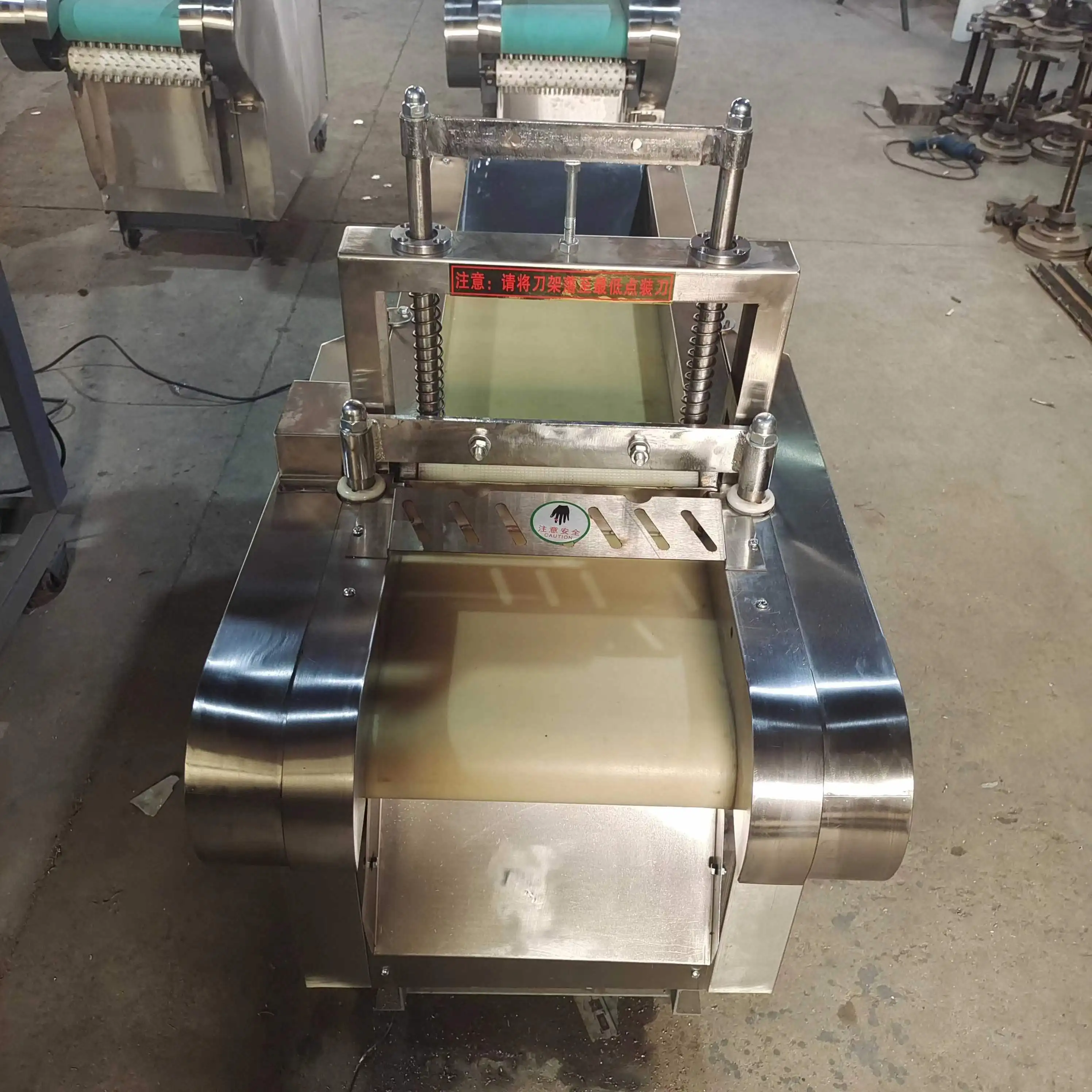 Wholesale price automatic mango plum cutter equipment cutting dried fruits preserved fruit cutting machine