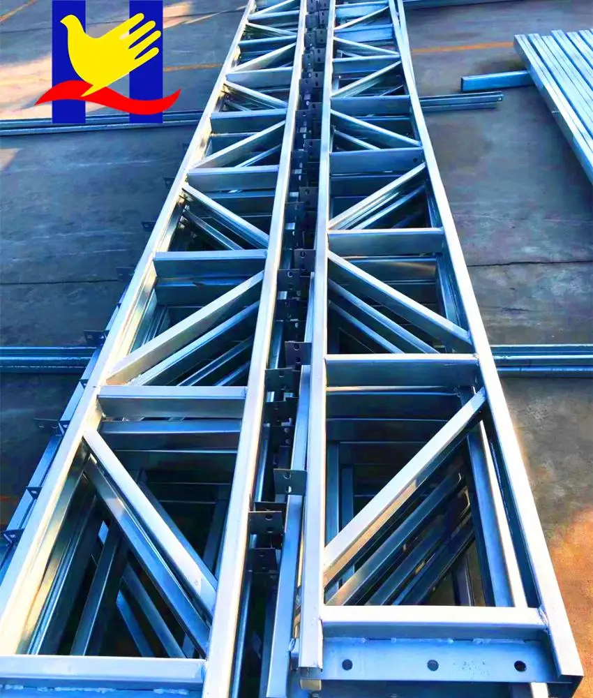 Mobile prefab house for building sites