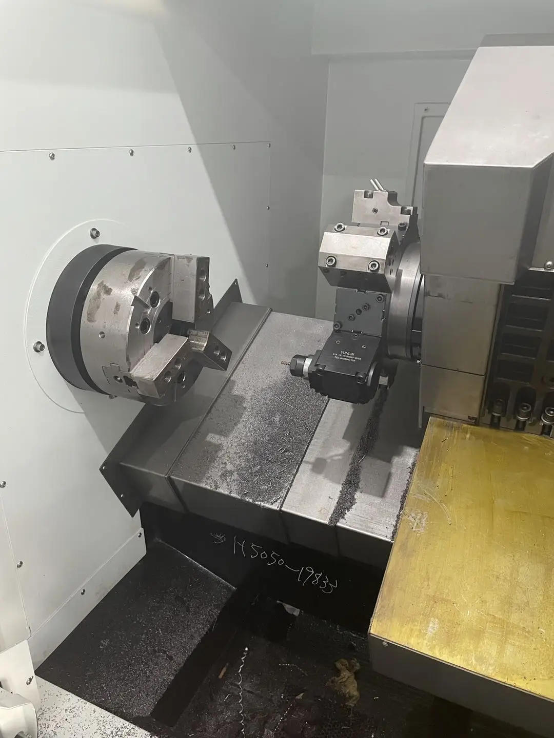 CL15 CNC Slant Bed Lathe Fanuc Turret Lathe Hydraulic Chuck Table Tailstock High Class