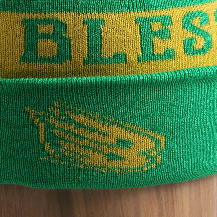 
high quality wholesale custom knitted cuffed pom beanie 