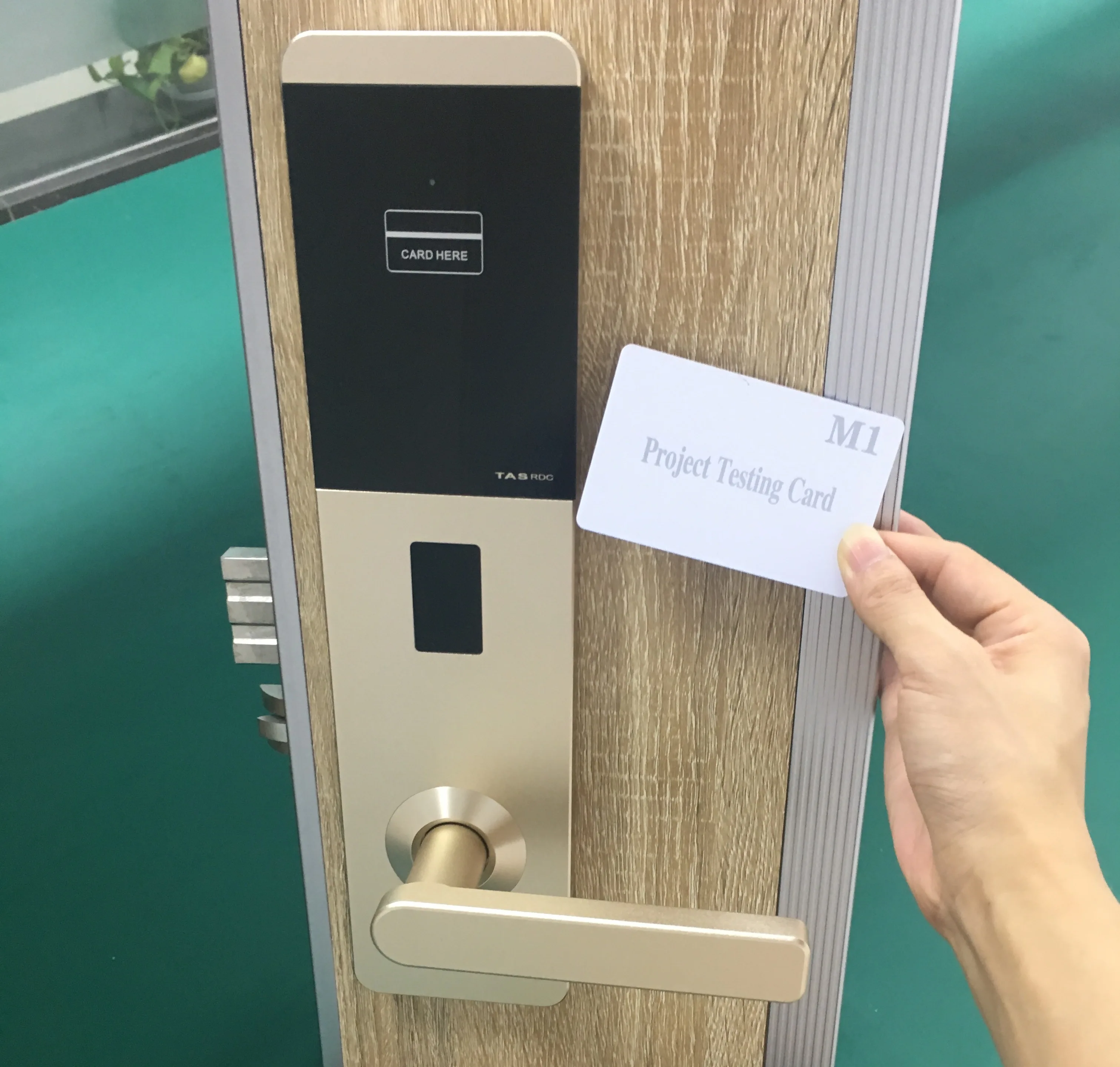 Factory Price Smart RFID card lock Key Luxury digital Hotel door lock Smart Life